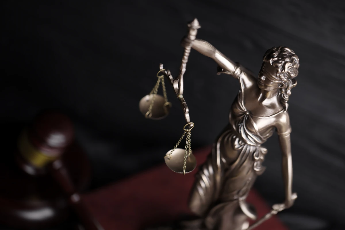 La Justice en Péril : Le Combat pour un Procès Équitable et l'Indépendance Judiciaire