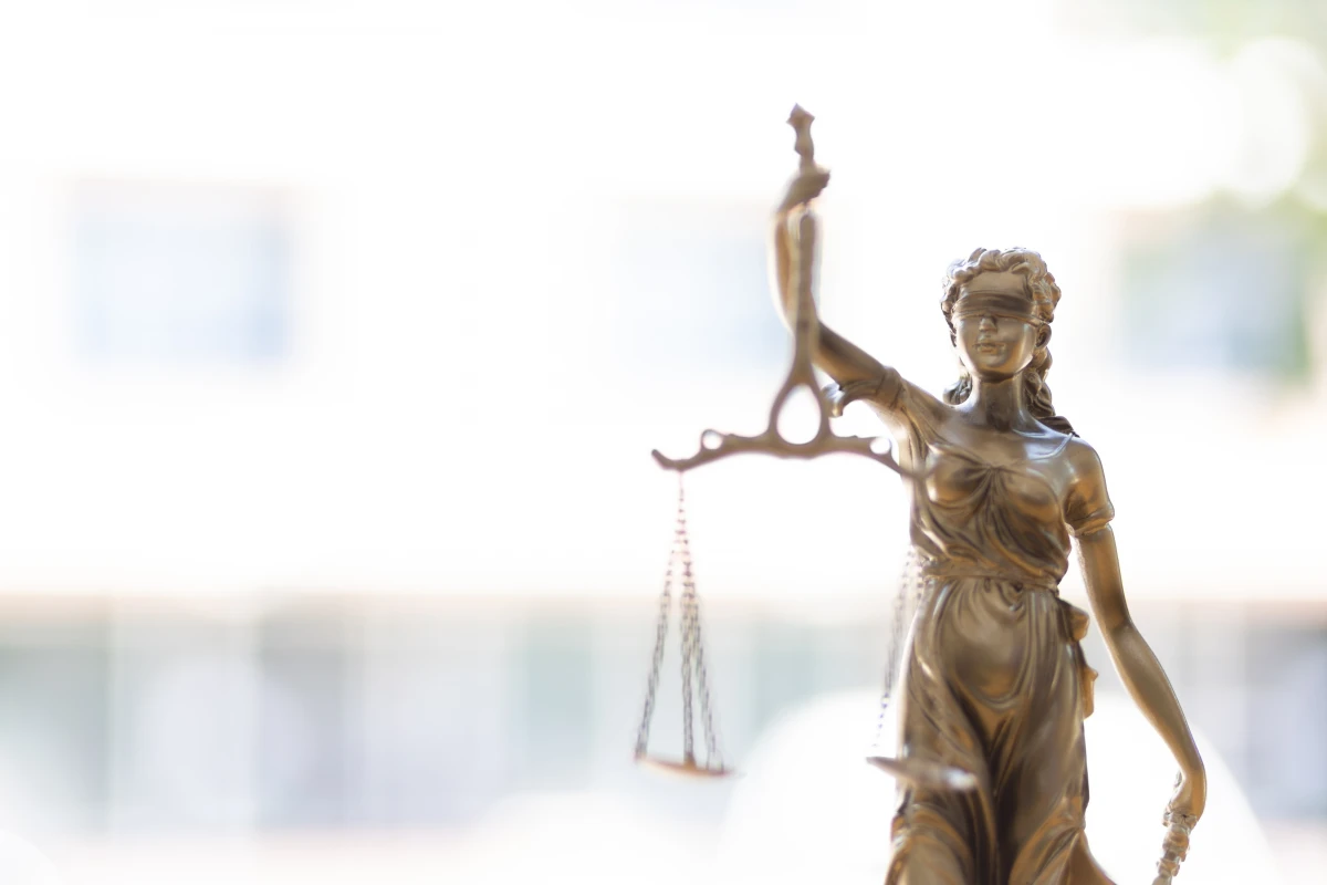 Le droit à un procès équitable face au terrorisme : un équilibre fragile